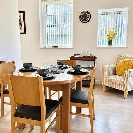 Detached Pet Friendly Cottage, 1 Parking Space NWI Zewnętrze zdjęcie